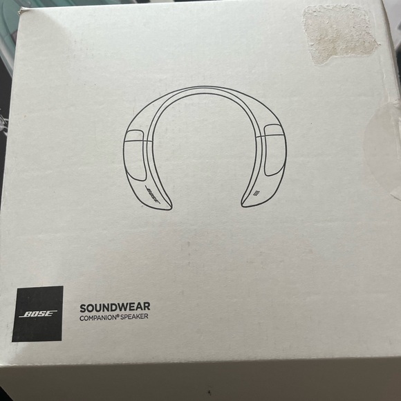 Bose Soundwear Companion Speaker - Picture 4 of 5